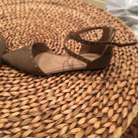 Old Navy olive green studded flats - Picture 3 of 5